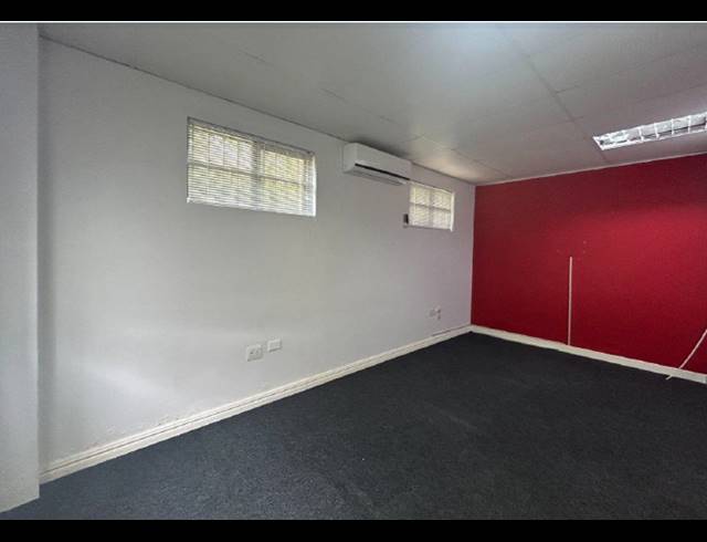 180M² OFFICE TO LET IN WESTVILLE
